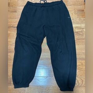 Aritzia TNA Cozy Fleece Sweatpants in Black